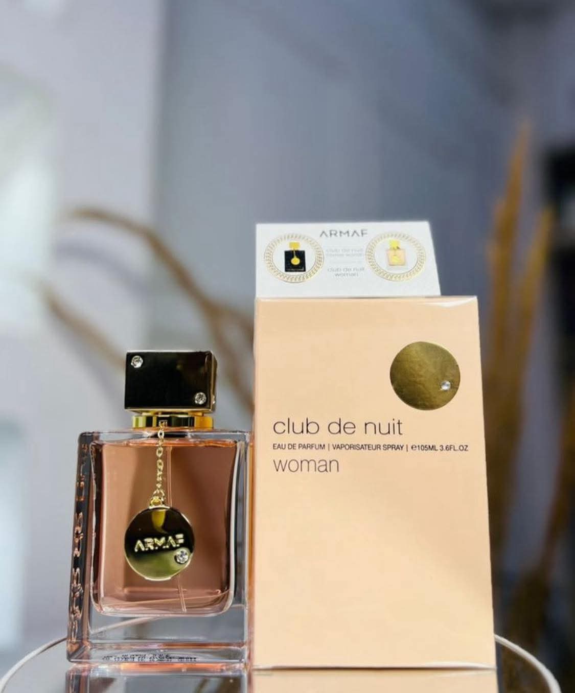 club de nuit woman